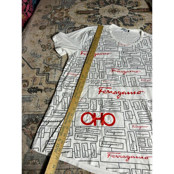 Vintage Salvatore Ferragamo Spell Out Graphic T-shirt Size Large *See Pictures* - Picture 10 of 13